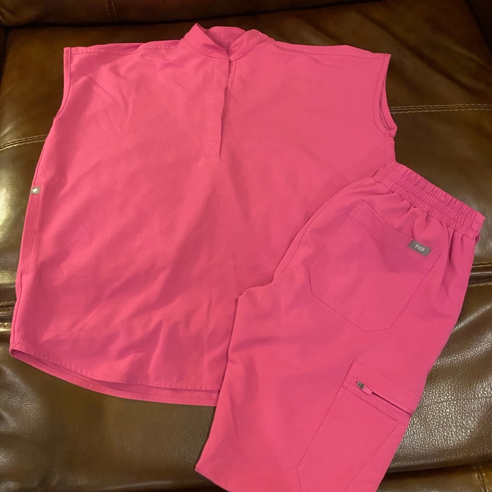 FIGS Scrub Set Hot Pink